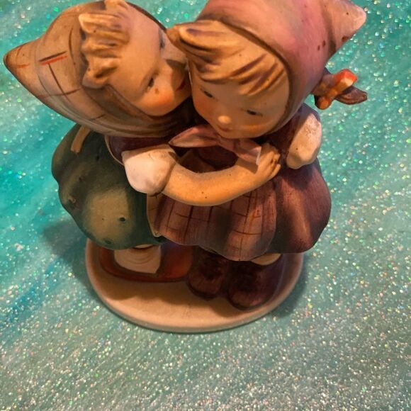 Set of (2) Hummel Collectible Figurines - Picture 5 of 9